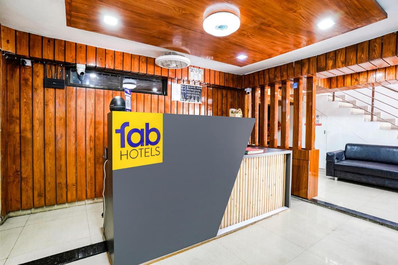 Fabhotel Vrundavan, Athwa Bhatha Exterior foto