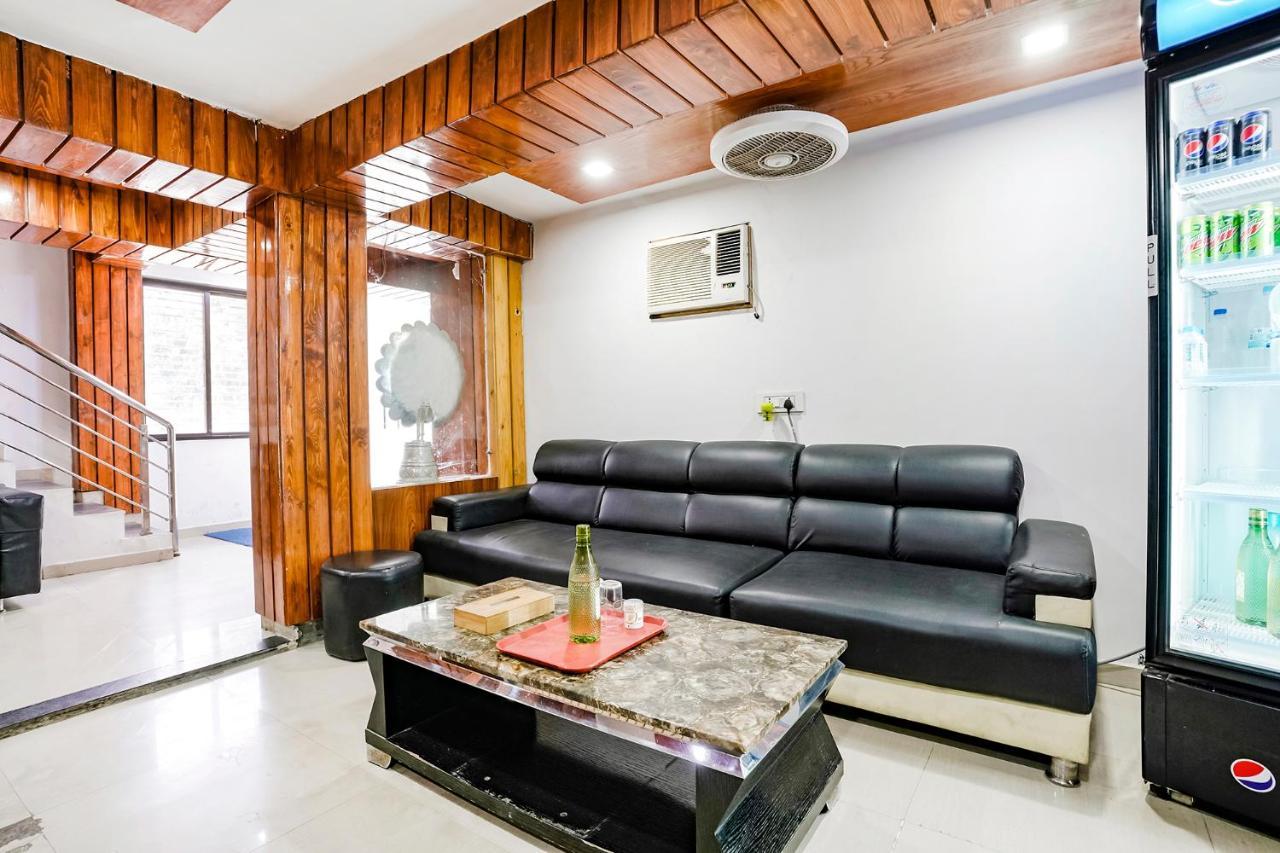 Fabhotel Vrundavan, Athwa Bhatha Exterior foto