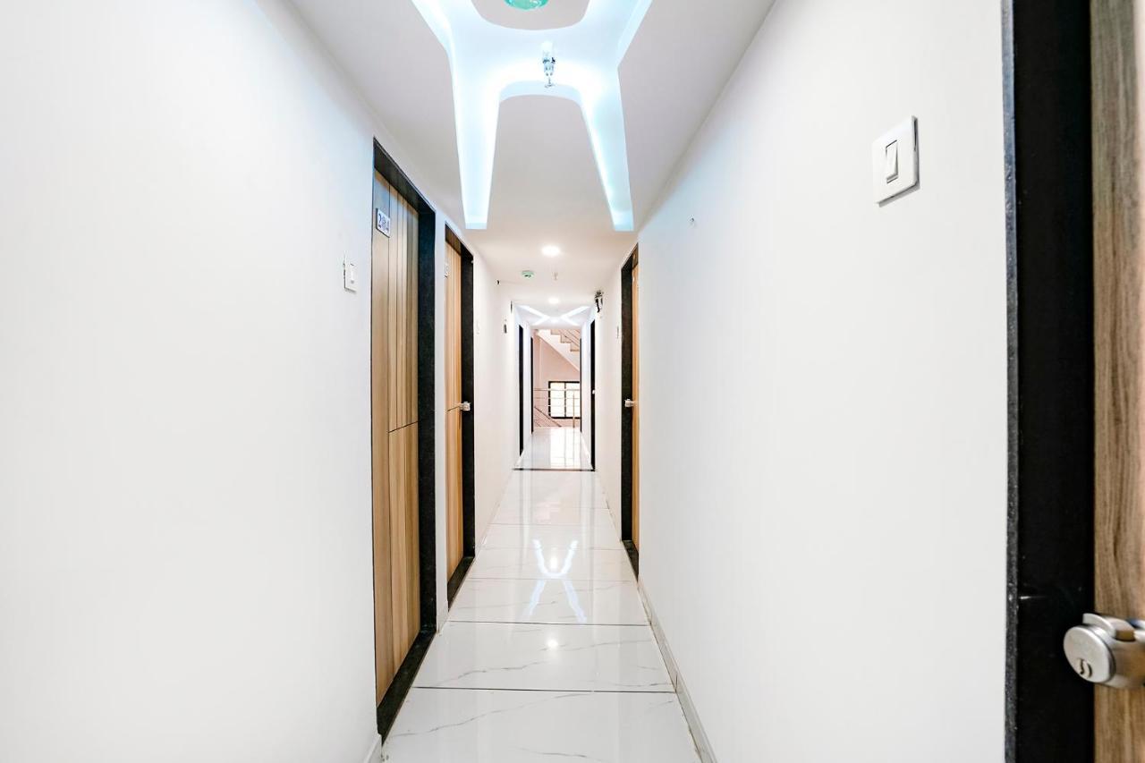 Fabhotel Vrundavan, Athwa Bhatha Exterior foto