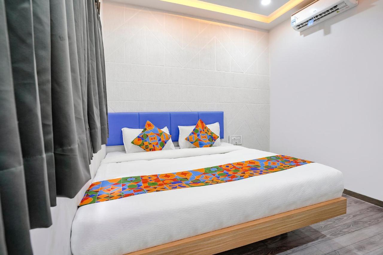 Fabhotel Vrundavan, Athwa Bhatha Exterior foto