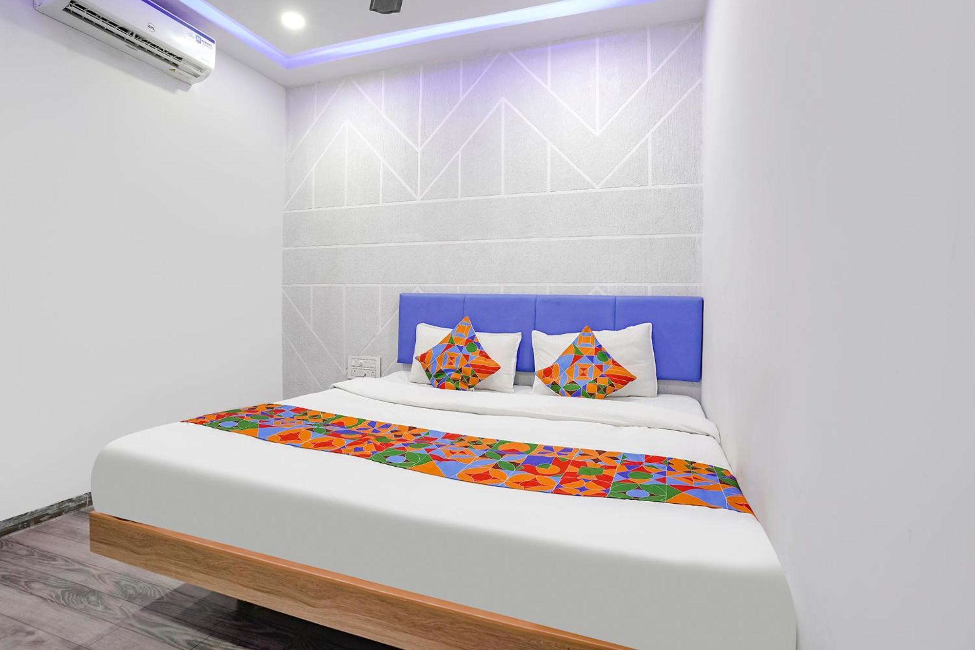 Fabhotel Vrundavan, Athwa Bhatha Exterior foto